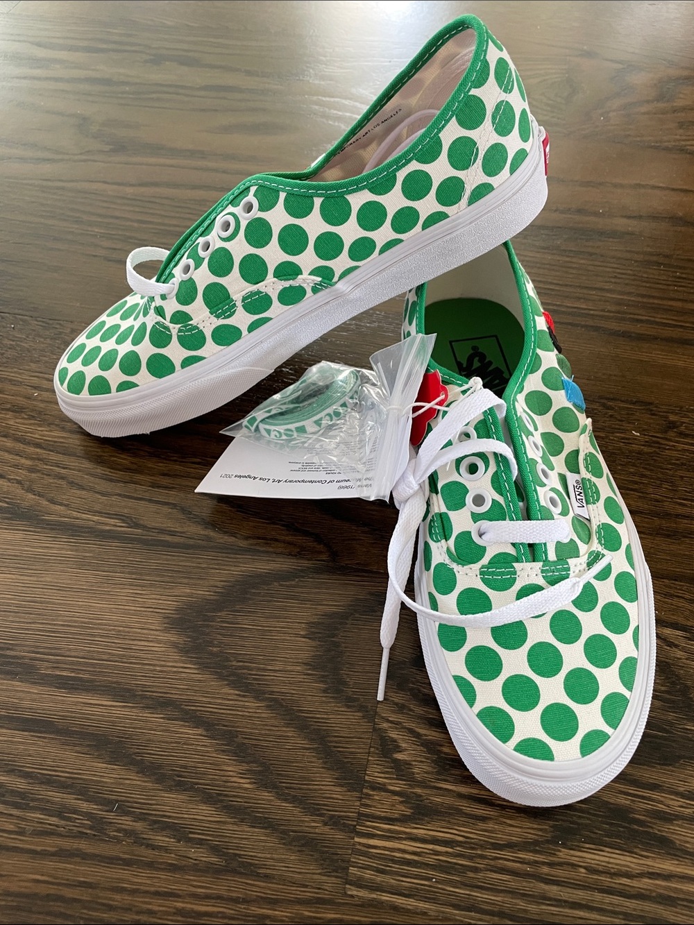 Vans authentic men’s 7 women’s 8 1/2 museum of contemporary art